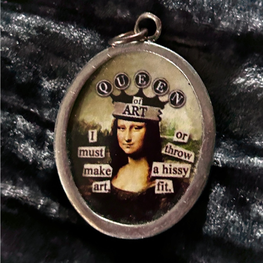 Mona Lisa Arty Pendant for necklace and your best artist friend or yourself!